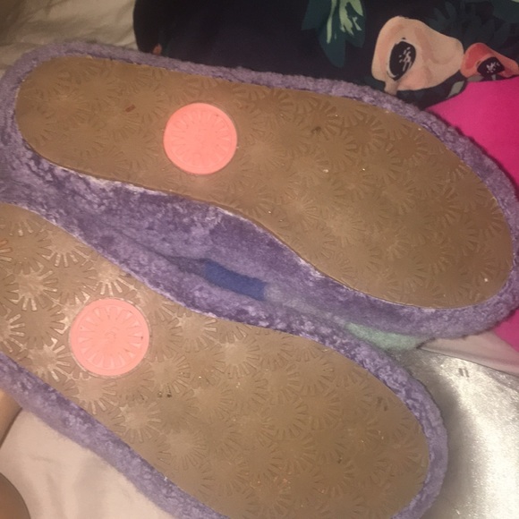 Ugg slides - Picture 3 of 4